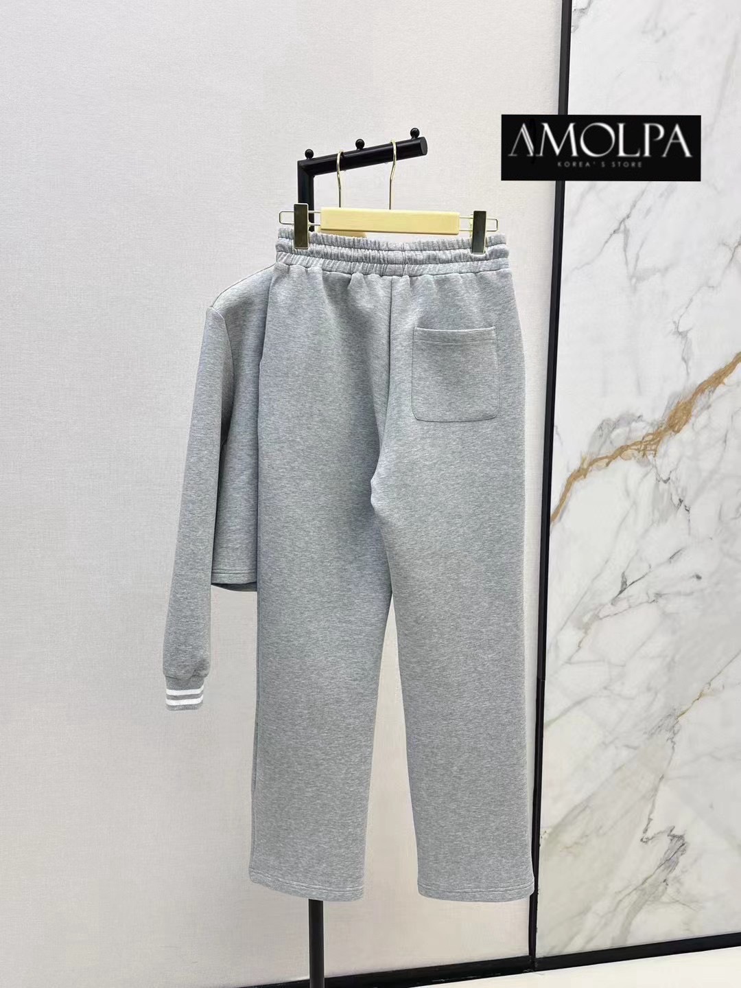 SET MIU MIU งาน hiend งานสวยสุดปังชนช๊อป สวยจี๊ด เนื้อผ้าดีม๊าก ใส่สบายสุดๆ ใส่สบาย : สินค้าคุณภาพ (พร้อมส่ง)