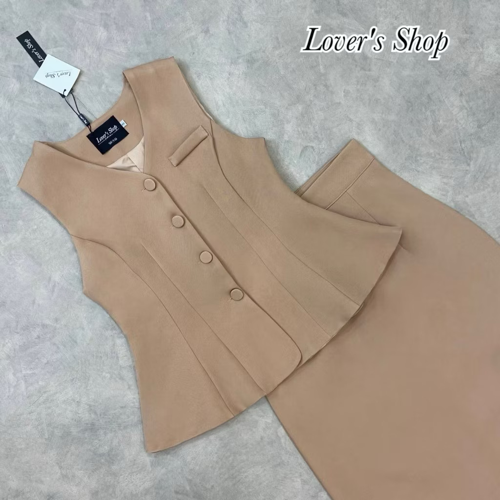 เซ็ท 2ชิ้น เสื้อกั๊กทรงกระดุมหน้า เย็บซับในอย่างดีค่ะ ทรงเข้ารูปช่วงอกและเอว +กระโปรงทรงหางปลา ซิบหลัง มีซับในอย่างดี ใส่สบาย : สินค้าคุณภาพ (พร้อมส่ง)