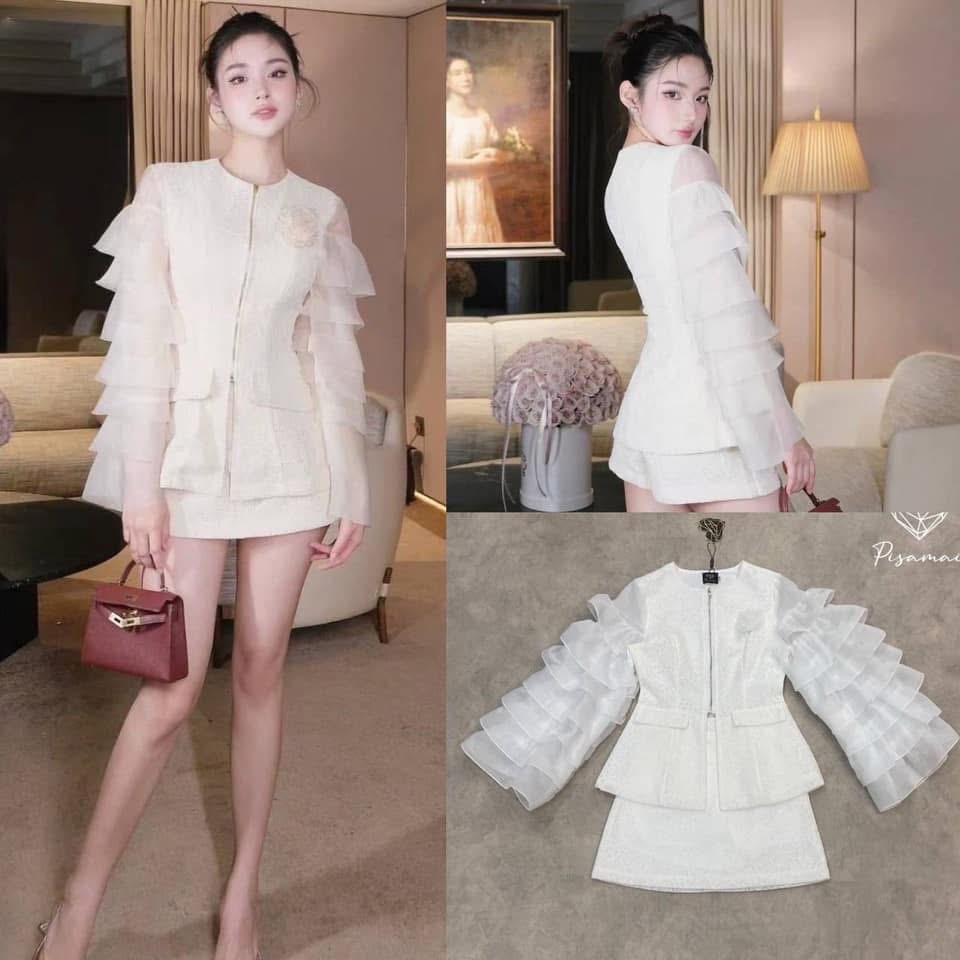 เซ็ตเสื้อแขนยาวสีขาวชั้นแต่งลูกไม้ฉลุ มาพร้อมเข็มกลัดดอกไม่ คู่กับกระโปรง(ซับกางเกง) ใส่สบาย : สินค้าคุณภาพ (พร้อมส่ง)