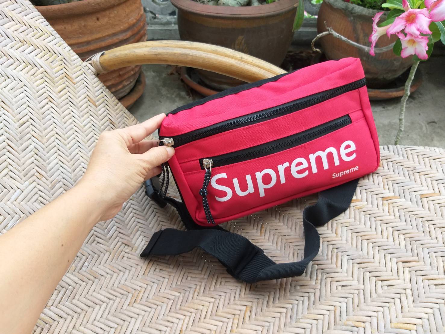 กระเป๋าคาดเอว Supreme (ของใหม่)