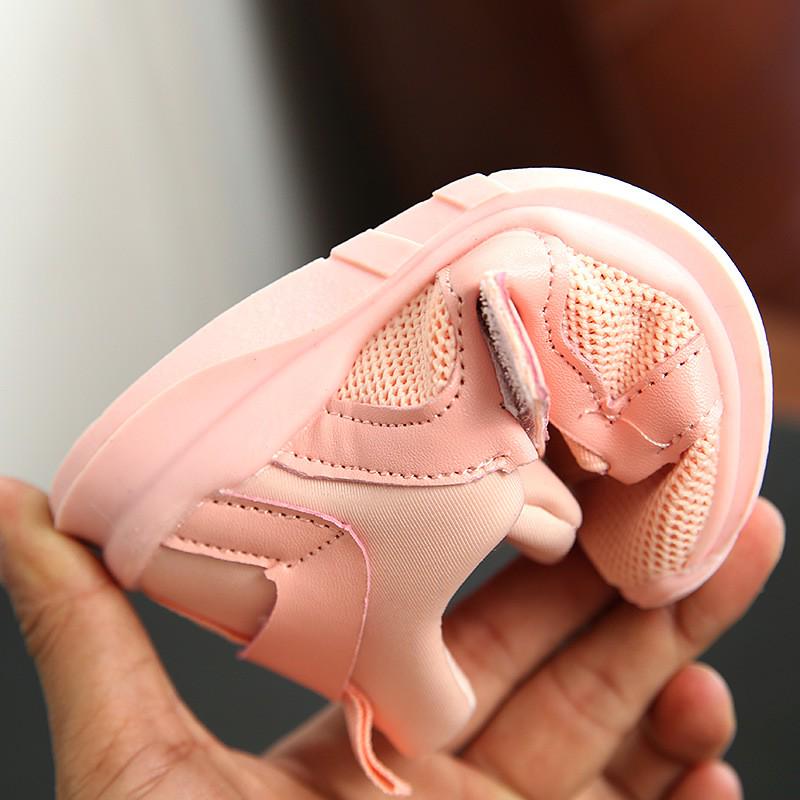 รองเท้าคัชชูเด็กสีดำ เทปหน้าไขว้เท่ห์ Size 26-35