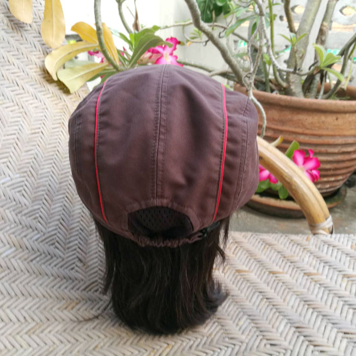 หมวกติงลี่ หมวกแฟล็ตแค็ป สีน้ำตาลไหม้ สวยค่ะ