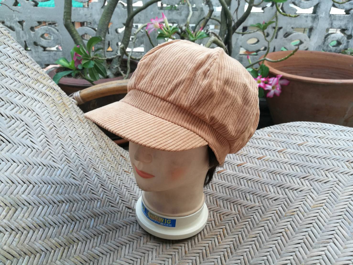 หมวกแก๊ปทรงฟักทอง ผ้าลูกฟูก สวยมาก (ของใหม่)
