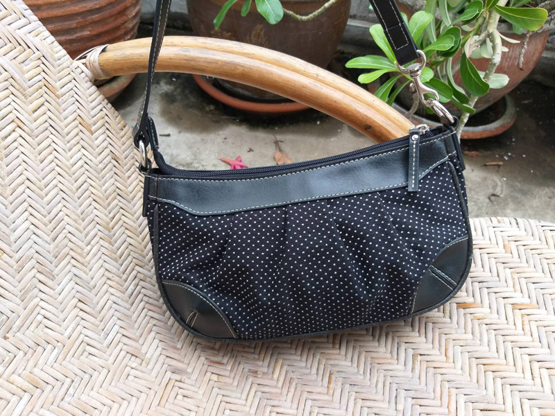 กระเป๋าสะพายสุดน่ารัก HUSHUSH