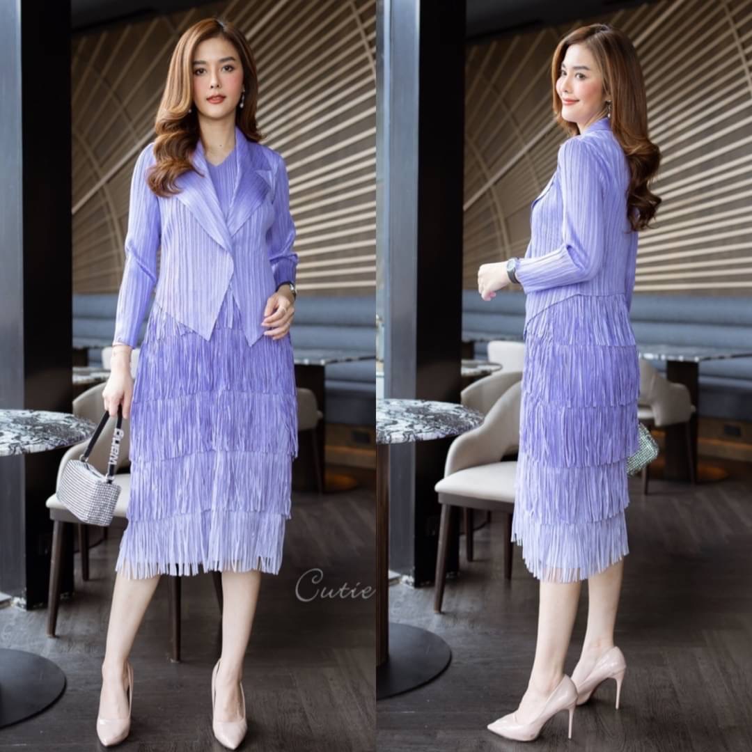 ชุดเซต เดรส+เสื้อคลุมผ้าอัดพลีท Premium มาพร้อมลายผ้าผสมด้วยสีทองเมทัลลิค งานแต่งดีเทลด้วยพู่เป็นชั้นๆ ใส่สบาย สินค้าคุณภาพ (พร้อมส่ง)