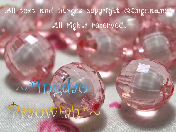 AW5005-pk12 ลูกปัดทรงกลมตัดเหลี่ยม สอดใส้ลูกปัดกลมขาว ขนาด 12 มิล. สีชมพูอ่อน (10 ชิ้น)