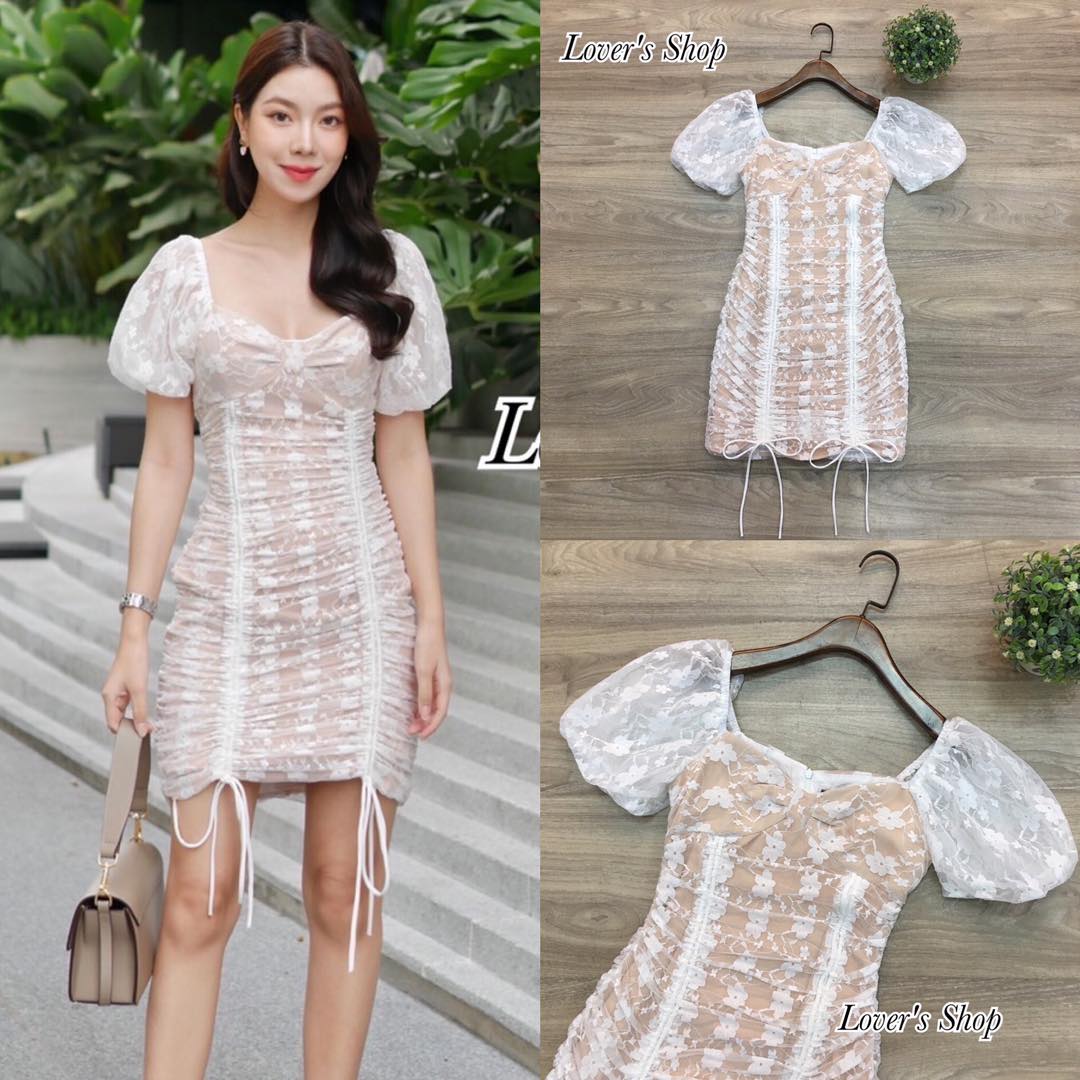 เดรสลูกไม้ทรงเข้ารูปน่ารัก ทรฃแขนตุ๊กตา ช่วงบ่ามียางยืดเกาะบ่า ตัวชุดเย็บจับย้น ตัวชุดใช้ซับในหนา เก็บทรงสวยเข้ารูปใส่แล้วแลดูหุ่นดี สินค้าคุณภาพ (พร้อมส่ง)