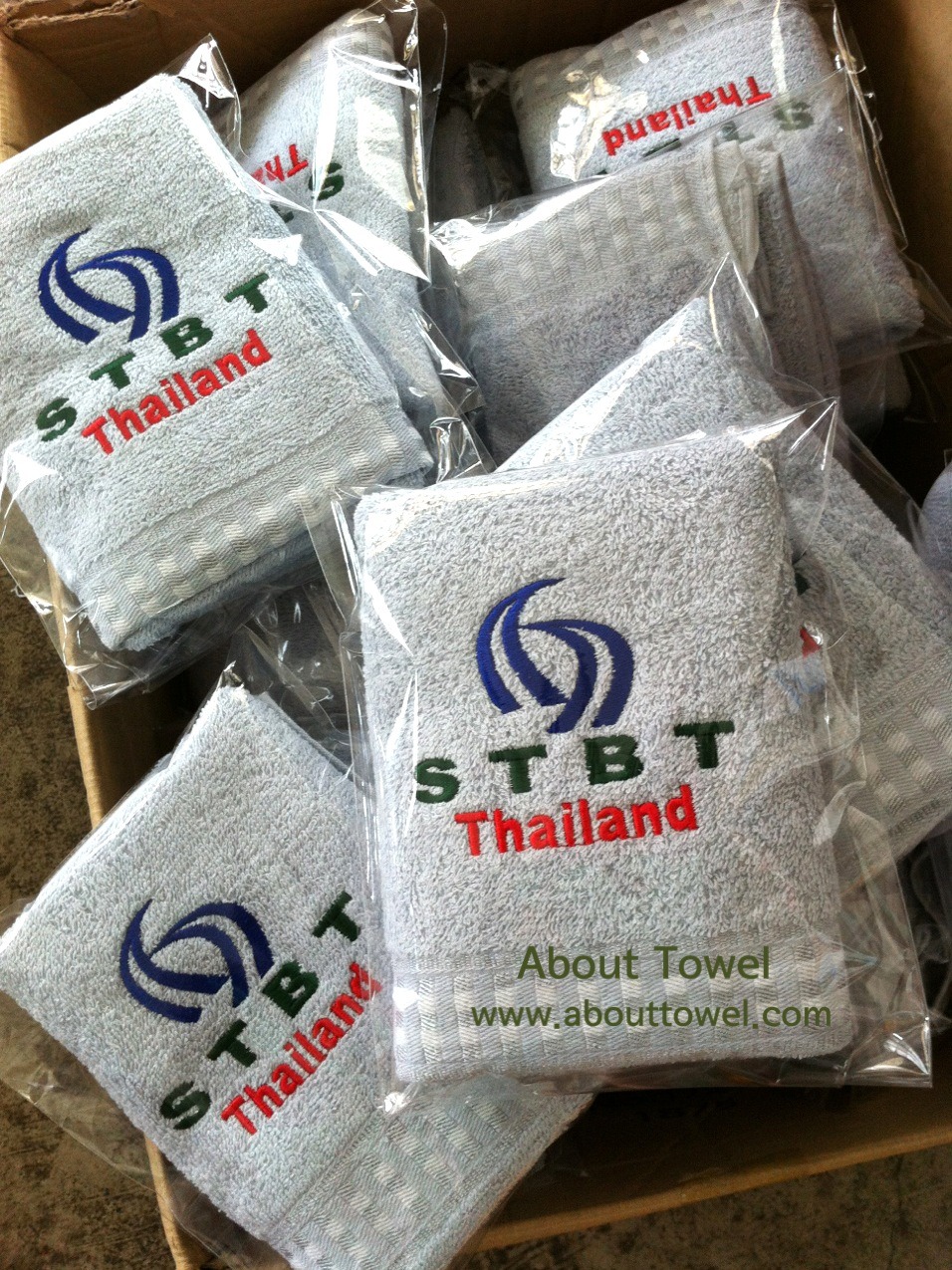 ผ้าเช้ดหน้าปักโลโก้ STBT