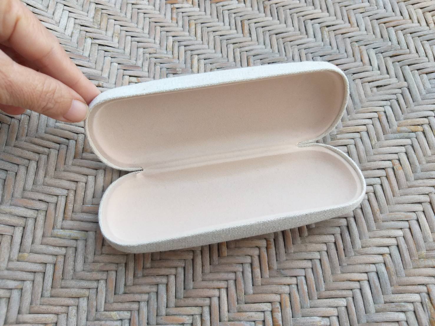 กล่องแว่น Disney ลิขสิทธิ์แท้ กล่องอย่างดี มี 2 ลาย