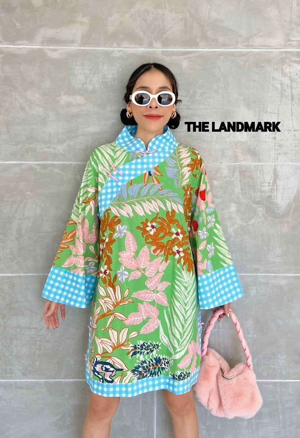 มินิเดรสผ้าบล็อคคอทตอลอินเดีย มาในทรงมินิเดรส คอจีนแต่งกระดุมผ้าป้ายข้าง เปิดถอดได้ แขนบาน ตัดต่อลาย ช่วงชายผ่าข้างกระดุมผ้า มีกระเป๋าล้วง ใส่สบาย : สินค้าคุณภาพ (พร้อมส่ง)