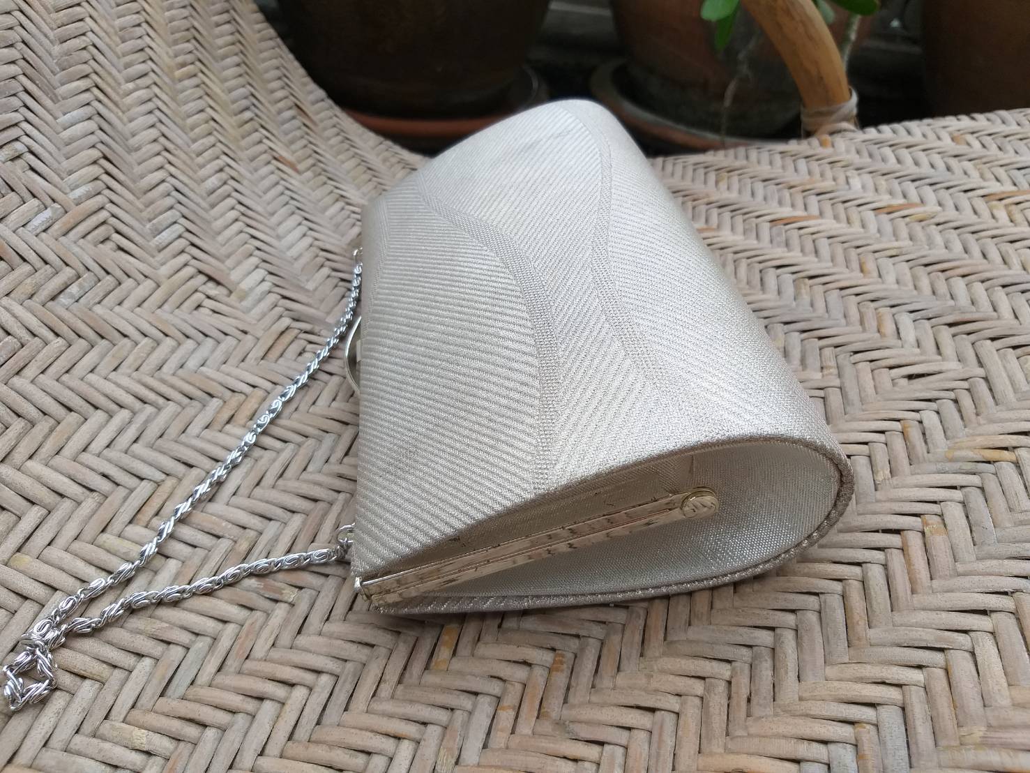 กระเป๋าออกงาน ไหมดิ้นทอง สวยค่ะ