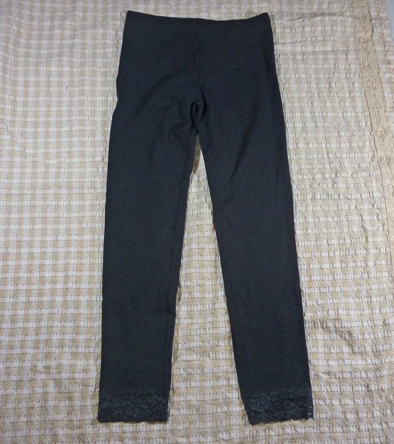 เลกกิ้งชายลูกไม้ Uniqlo SzS น่ารักมาก (ของใหม่)
