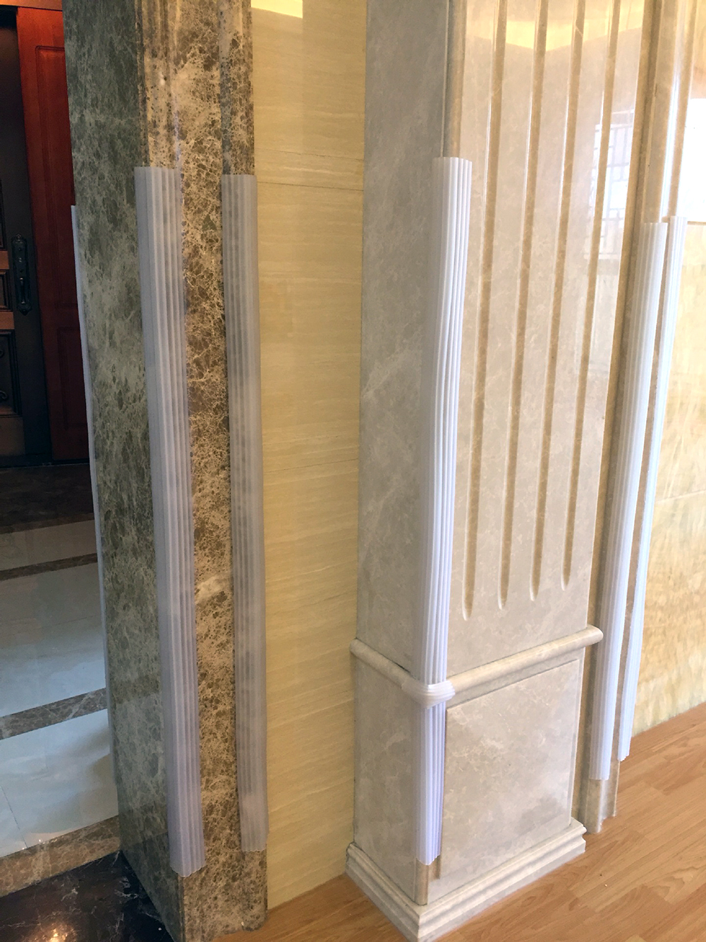 NanaBaby ซิลิโคนกันกระแทกเด็ก กันกระแทกมุม ยางกันกระแทก กันชนเด็ก ซิลิโคนสีขาวขุ่น ยาว 1 เมตร * กว้าง 2.5 ซม. มีกาวสองหน้าในตัว กันเด็กชน