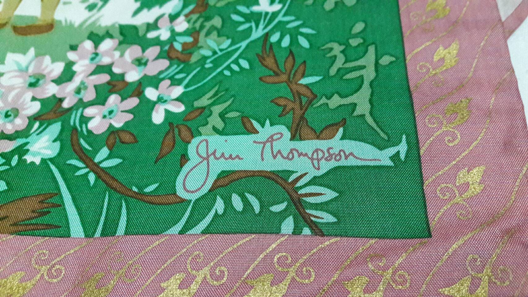 ผ้าเช็ดหน้า Jim Thompson 100% Silk สวยมาก