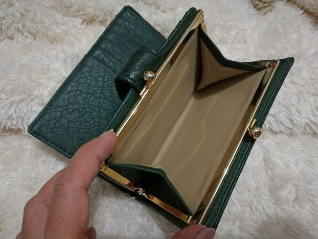 กระเป๋าสตางค์หนังนกกระจอกเทศ