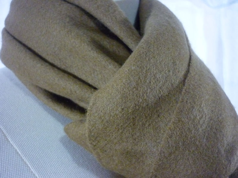 ผ้าพันคอ MOSCHINO 100% LAMBSWOOL