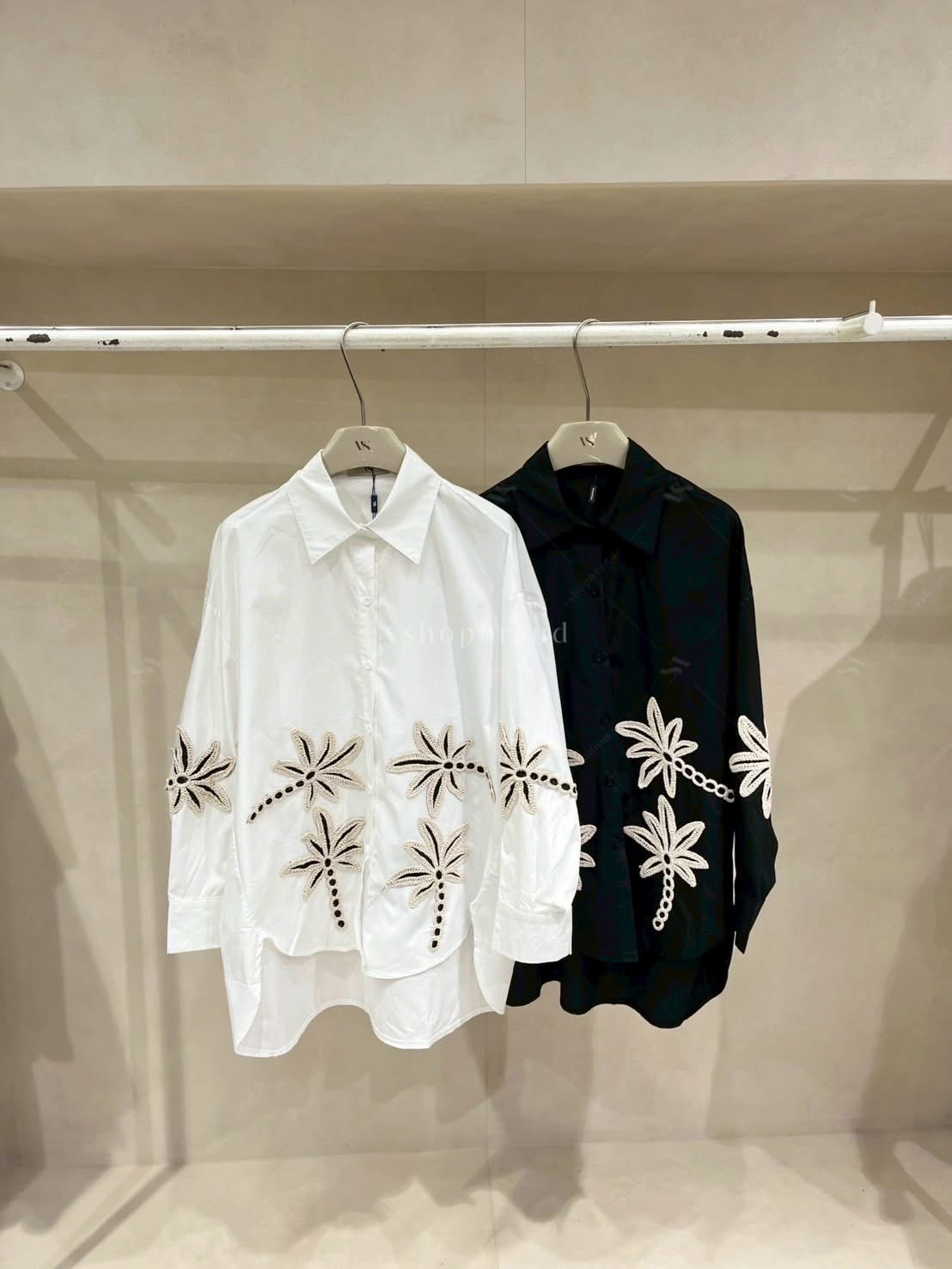 เชิ้ตแขนยาวผ้าพื้นปักต้นมะพร้าว ใส่สบาย : สินค้าคุณภาพ (พร้อมส่ง)