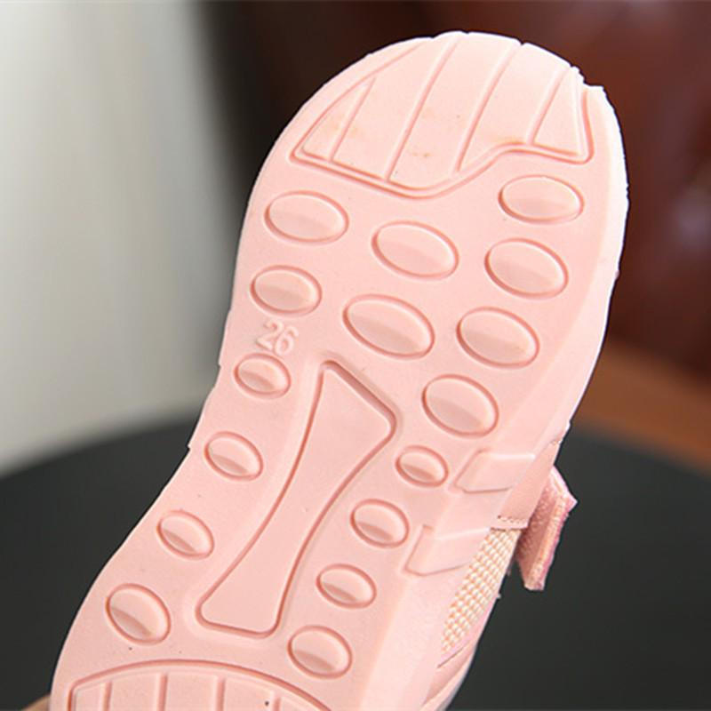 รองเท้าคัชชูเด็กสีดำ เทปหน้าไขว้เท่ห์ Size 26-35