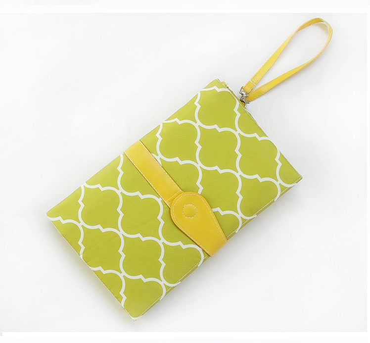 กระเป๋าเปลี่ยนผ้าอ้อมพกพา กระเป๋าคุณแม่ กระเป๋าทารก แผ่นรองเปลี่ยนผ้าอ้อมเด็ก พกพาสะดวก JJOVCE Changing Clutch Diaper Bag