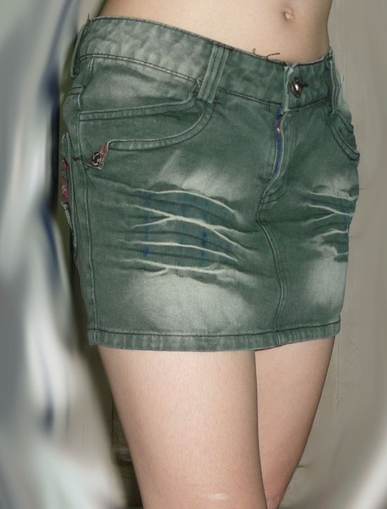 กระโปรงยีนส์ฟอกซีดริ้ว สวยเก๋ค่ะ 32-34-10