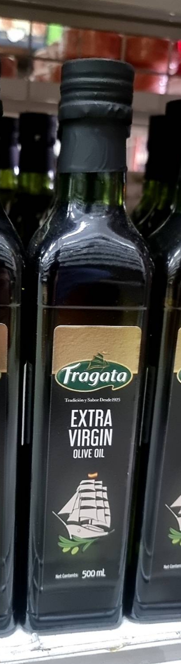 น้ำมันมะกอกสกัดเย็น extra virgin olive oil 100% (ฟากาต้า Fragata) ขนาด 500 มล. ► วัตถุดิบเป็นมะกอกล้วนๆจากธรรมชาติ 100% ไม่มีสารเคมีทุกชนิด สกัดเย็นเพื่อคงคุณค่าของสารอาหารสำคัญๆไว้อย่างครบถ้วน