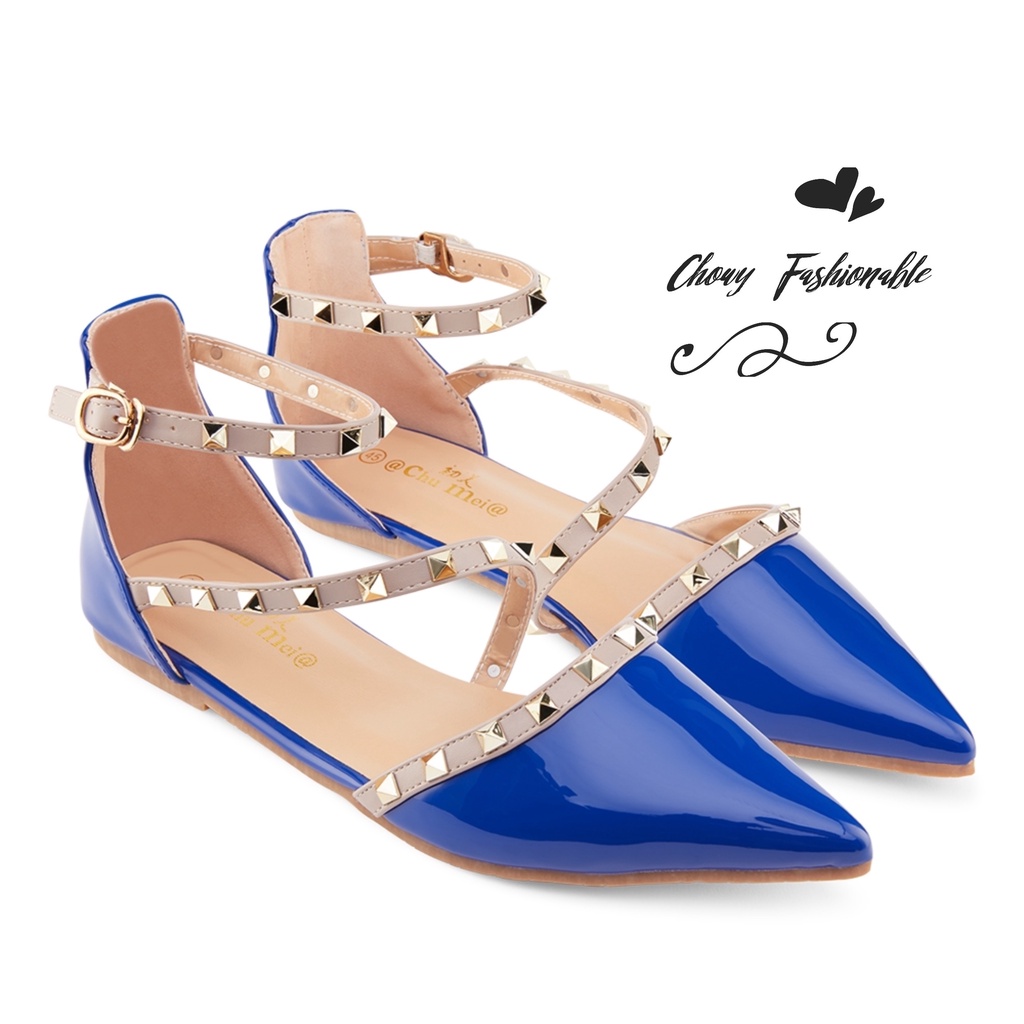 รองเท้าส้นแบนไซส์ใหญ่ 42-48 Cross Oblique Studded KR0438