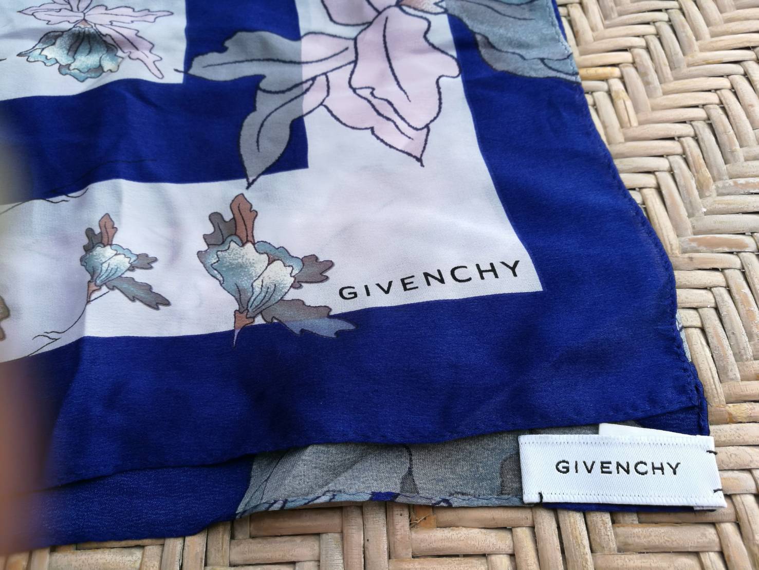 ผ้า Silk GIVENCHY ผ้านุ่มมากกกกกก