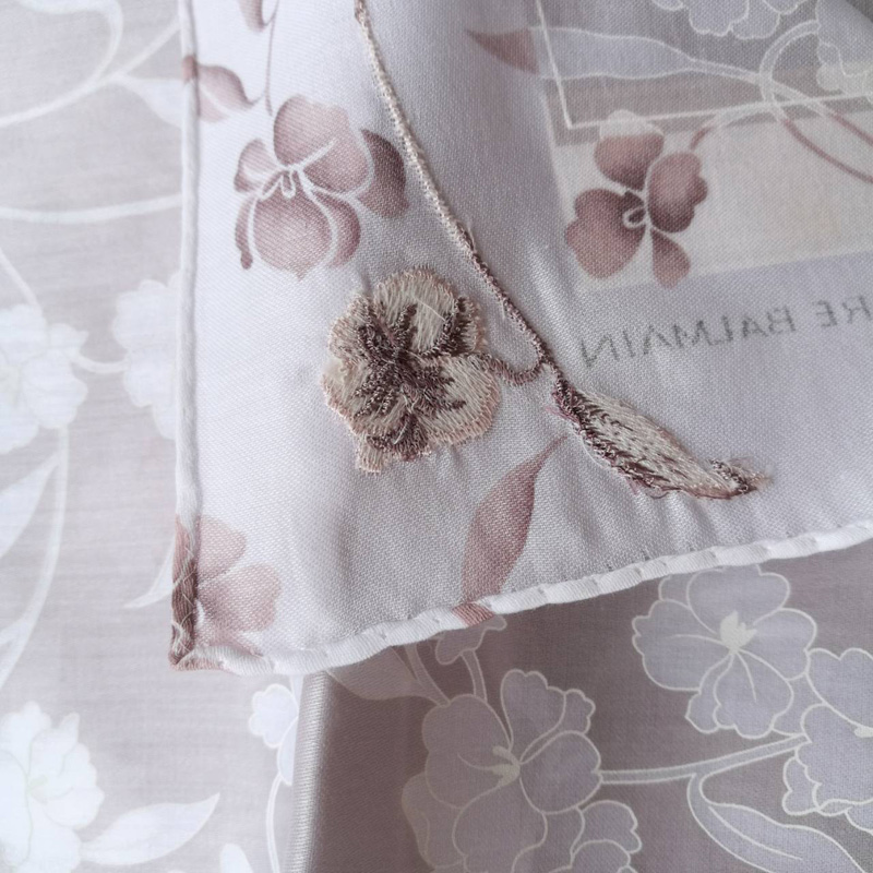 ผ้าเช็ดหน้าแบรนด์เนม Pierre Balmain ผืนใหญ่ หรูมาก