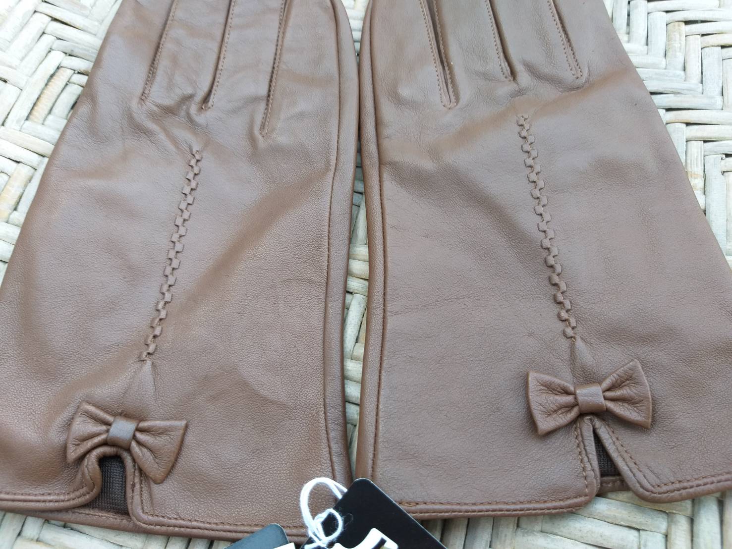 ถุงมือหนังแท้ สวยมาก อุ่นถึงติดลบ (ของใหม่)