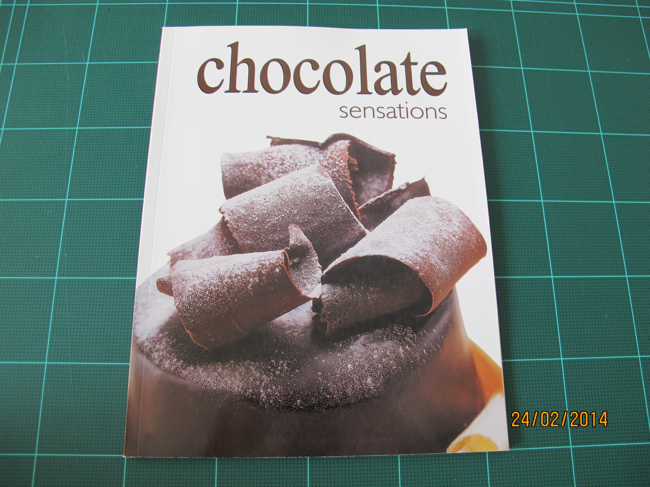 Chocolate Sensations Cook Book : หนังสือทำขนมชอกโกแลต