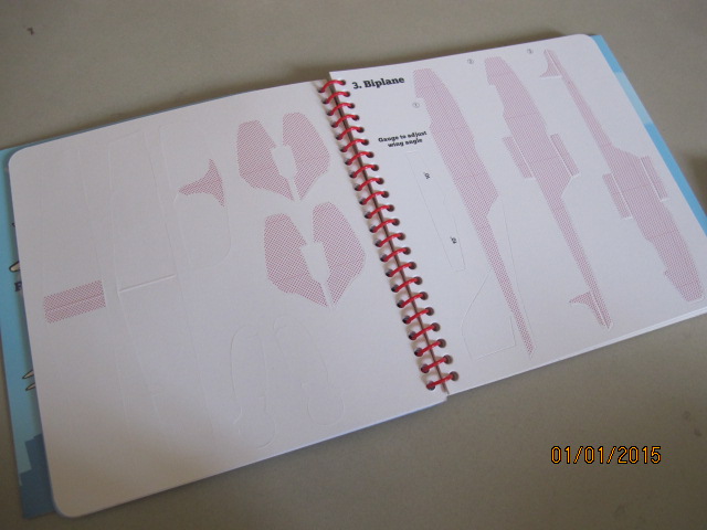 Kei Kinoshita : Construct and Colour Paper Planes to Fly : 5 Press-Out Plane Models + 200 Stickers : Glider, Flying Boat, Biplane, Bird-shaped plane + Jet Fighter หนังสือโมเดลเครื่องบินกระดาษ 5 ลำ