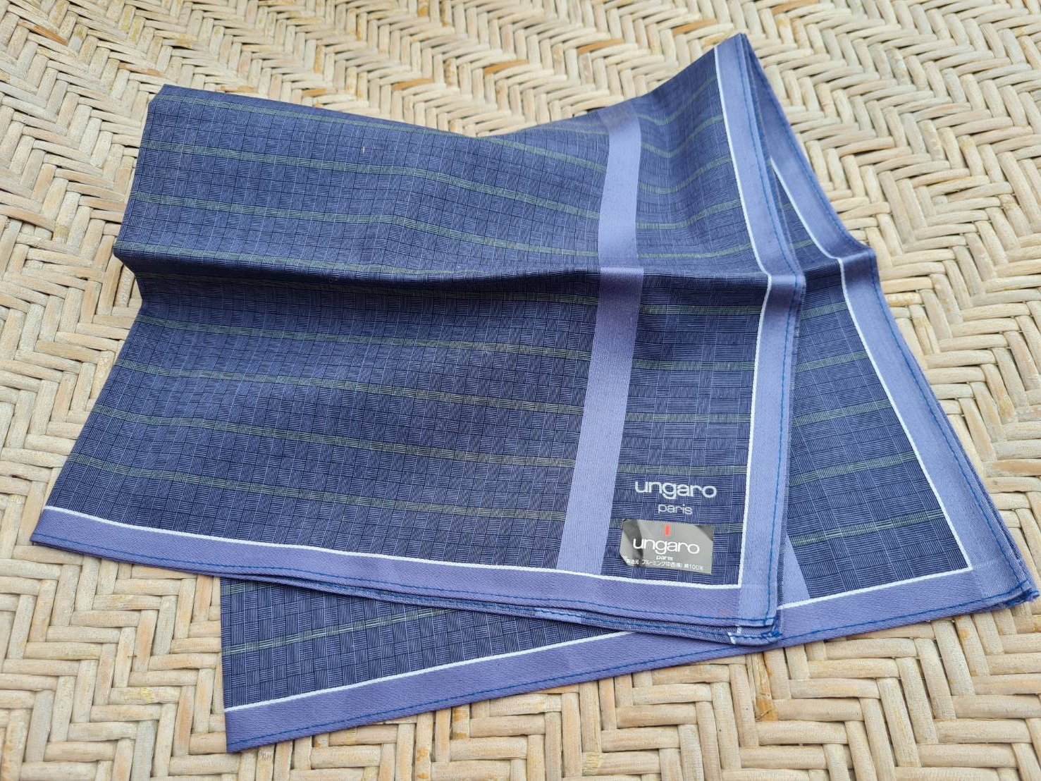 ผ้าเช็ดหน้าชาย ungaro ผ้าดีมาก สีสวย