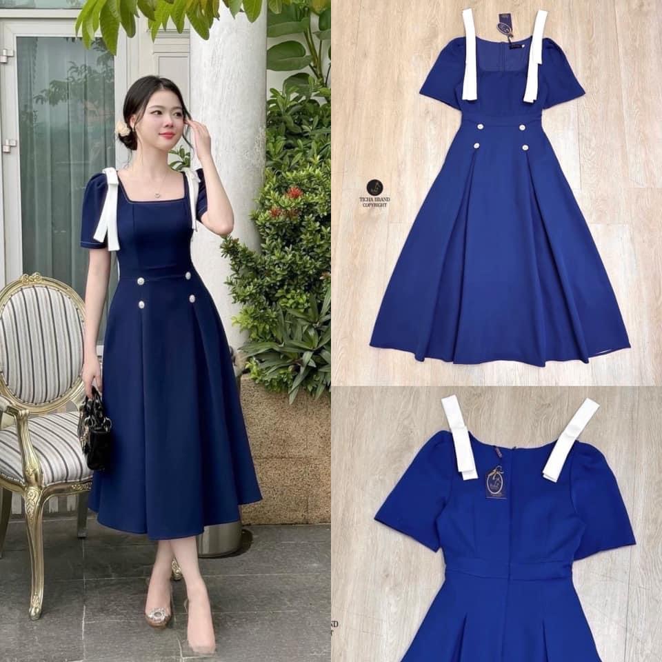เดรสยาวแขนสั้น สีน้ำเงิน ไหล่ติดริบบิ้นโบว์ขาว ดีไซน์สวย ช่วงกระโปรงเย็บติดอะไหล่เพชรและจับจีบคลายๆให้ทรงสวย: สินค้าคุณภาพ (พร้อมส่ง)
