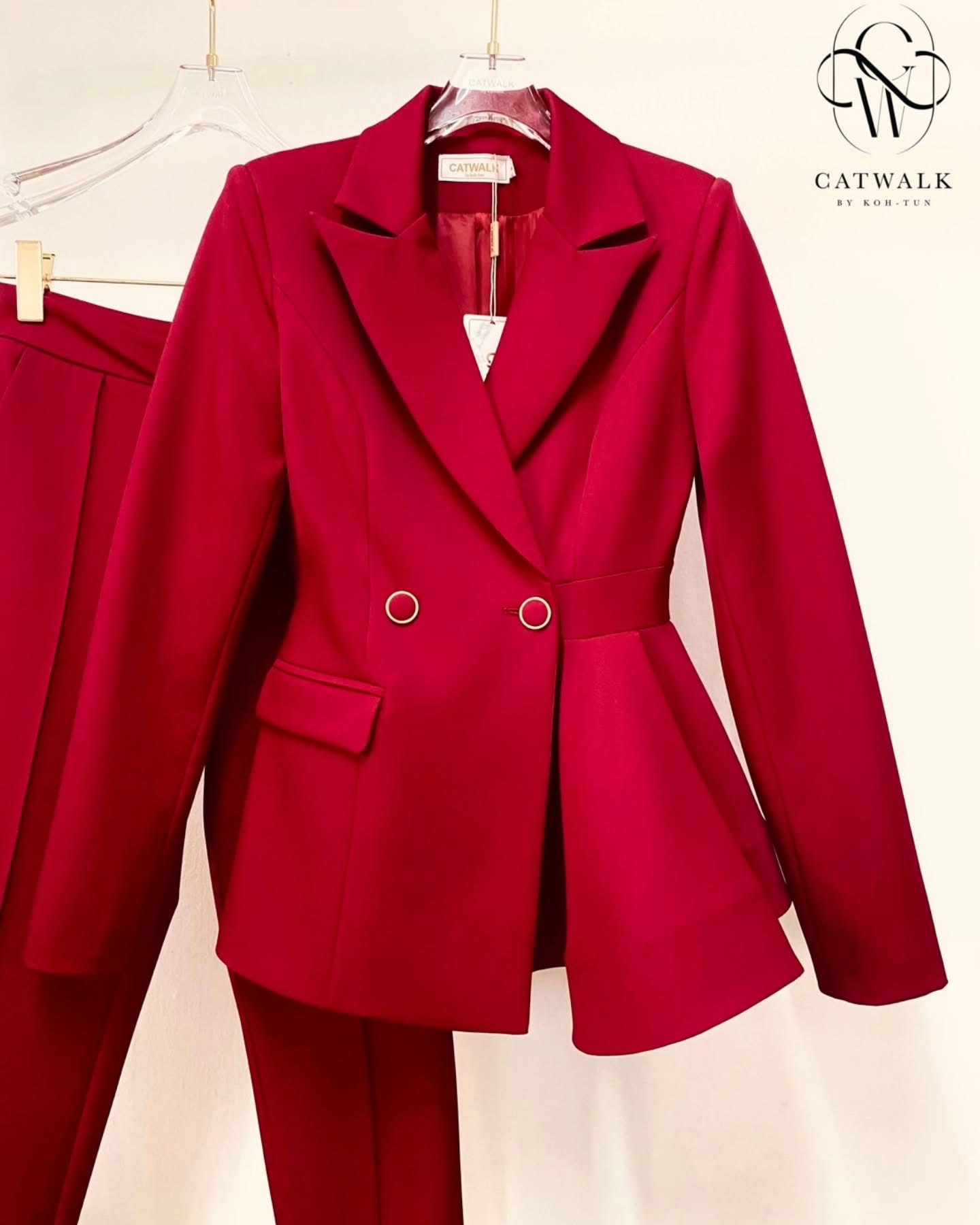 เซตBLAZER แต่งระบายข้าง มาพร้อมกางเกงขายาวทรงกระบอกเล็ก เนื้อผ้าเกรดเอ สวยเว่อร์ ใส่สบาย : สินค้าคุณภาพ (พร้อมส่ง)
