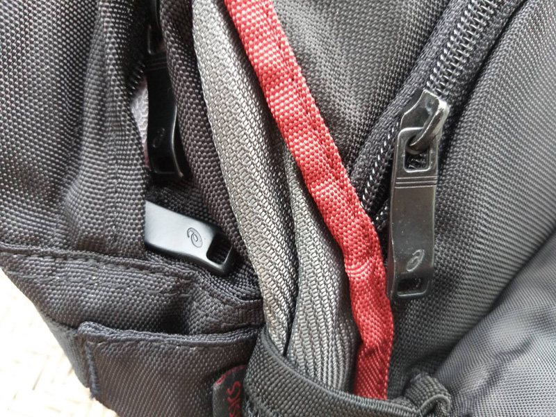 กระเป๋าคาดเอว asics (ของใหม่)