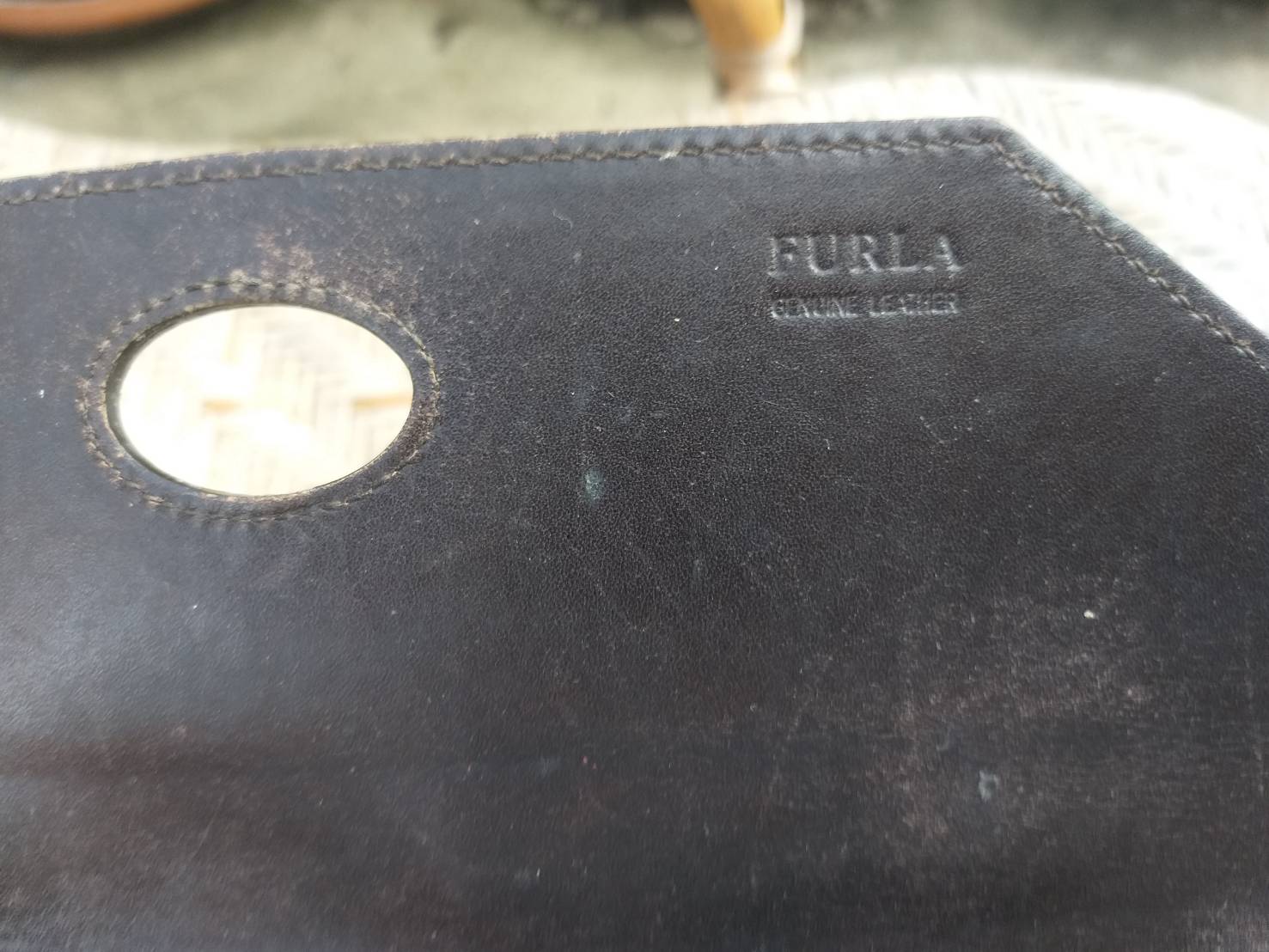 กระเป๋าสตางค์ FURLA หนังงูแท้ ช่องเยอะ พร้อมสายโซ่ หิ้วออกงานได้