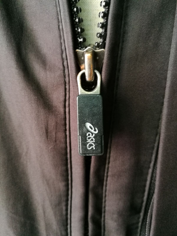 แจ็คเก็ตสปอร์ต asics สีดำ ผ้าดีมาก หนานุ่มอุ่นมาก