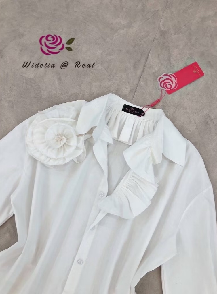 เซ็ทเสื้อเชิ๊ตแขนยาวตัวสวยสุดเฟียส แพทเทิ้ลสวยเป๊ะ มีดีเทลเก๋ด้วยการแต่งระบายช่วงคอและแต่งดอกไม้ด้านข้างเพิ่มความคูล มาเข้าชุดกับกระโปรงสั้นทรงสวย เพิ่มความเก๋ด้วยการแต่งดอกไม้ตรงกระโปรง ใส่สบาย : สินค้าคุณภาพ (พร้อมส่ง)