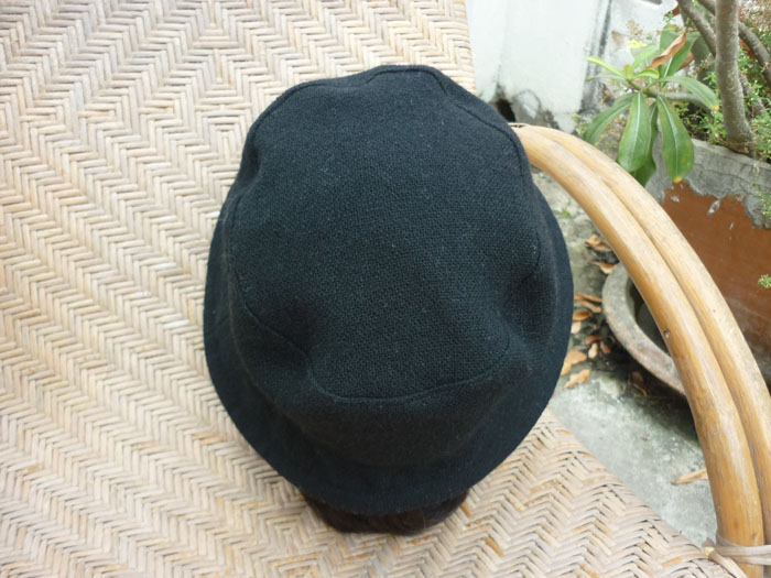 หมวกปีกกว้างสีดำพืน ผ้าหมวกสวย ผสมขนสัตว์ 70%