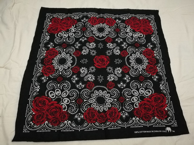 ผ้าเช็ดหน้า ผ้าโพกหัว ผ้าผูกคอ ผืนใหญ่ สวยมาก