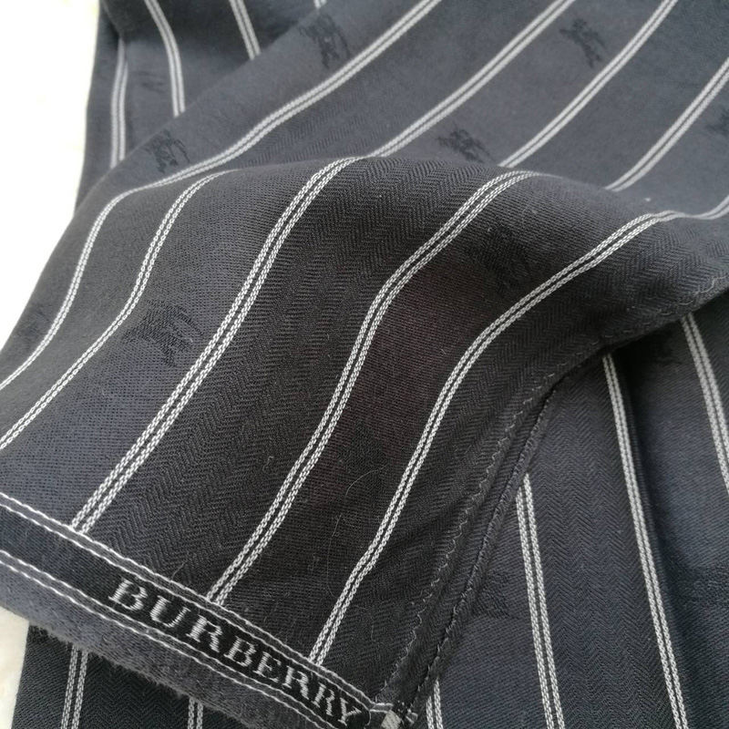 ผ้าเช็ดหน้าชาย แบรนด์เนม BURBERRY