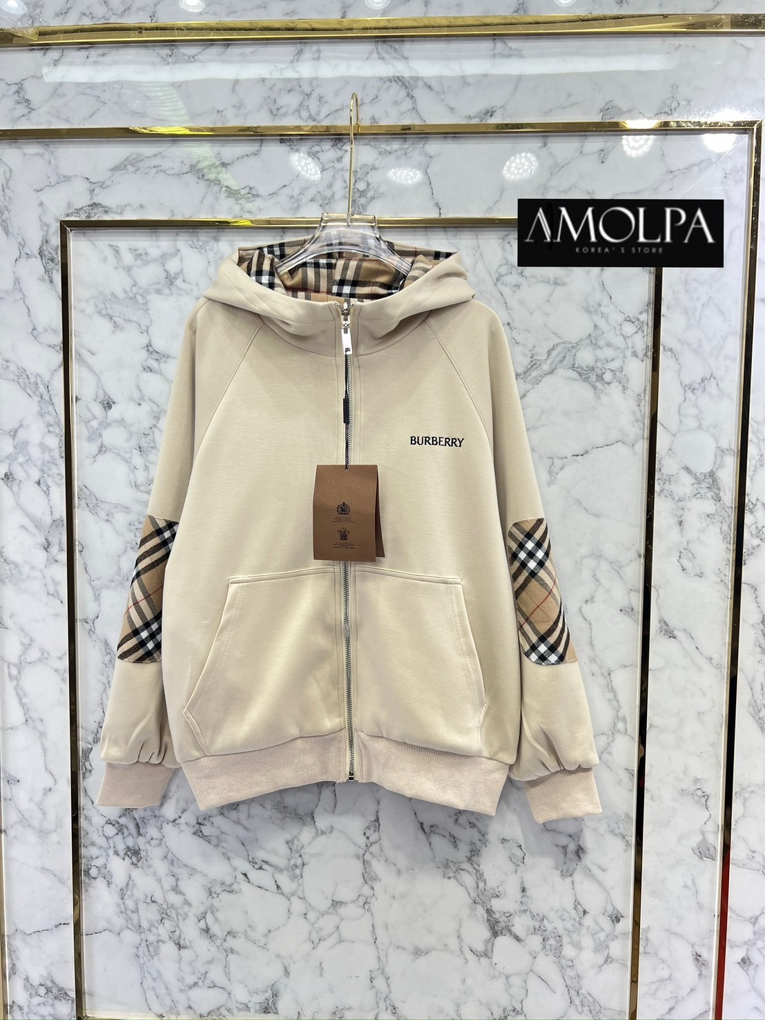 JACKET BB !!! ใส่ได้2 ด้าน งานHIEND สุดๆ ห้ามพลาด งานดีสุดๆ ค่ะ ใส่แล้วสวย หรู ไฮโซ มาก ใส่สบาย : สินค้าคุณภาพ (พร้อมส่ง)