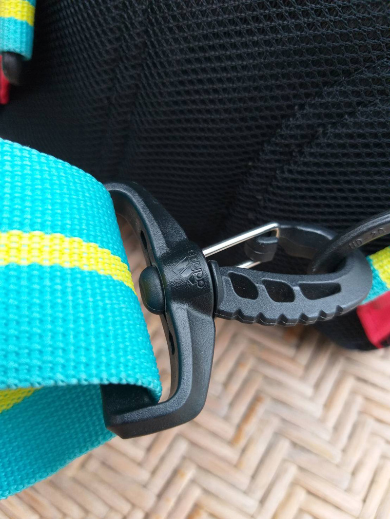 กระเป๋าคาดอก adidas สวยยยยยย