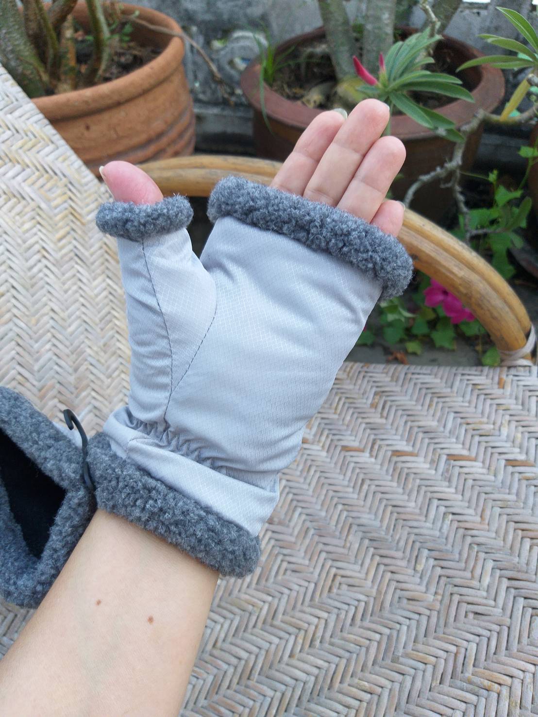 ถุงมือครึ่งท่อน เนื้อหนา บุขนด้านใน (ของใหม่)