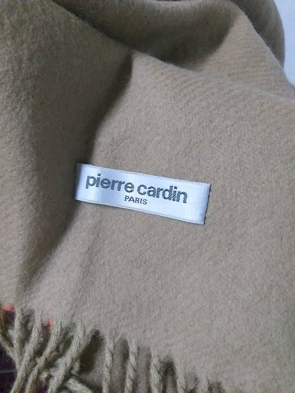 ผ้าคลุมไหล่ผืนใหญ่ ผ้าพันคอ pierre cardin (ของใหม่)