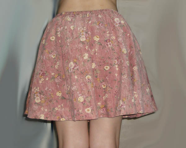 กระโปรงลูกฟูกลายดอกไม้ น่ารักมากๆ จากญี่ปุ่น ไซด์ S-M