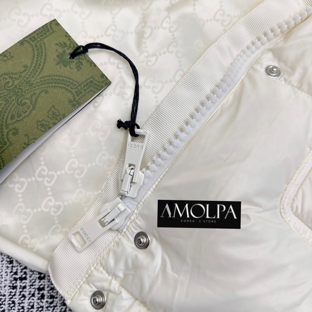 BOMBER JACKET งานแบรนด์ ซับในเป็นงานลาย GG งานผ้าอย่างดี หนานุ่ม เหมือนช๊อปเด๊ะ งานอย่างดี : สินค้าคุณภาพ (พร้อมส่ง)