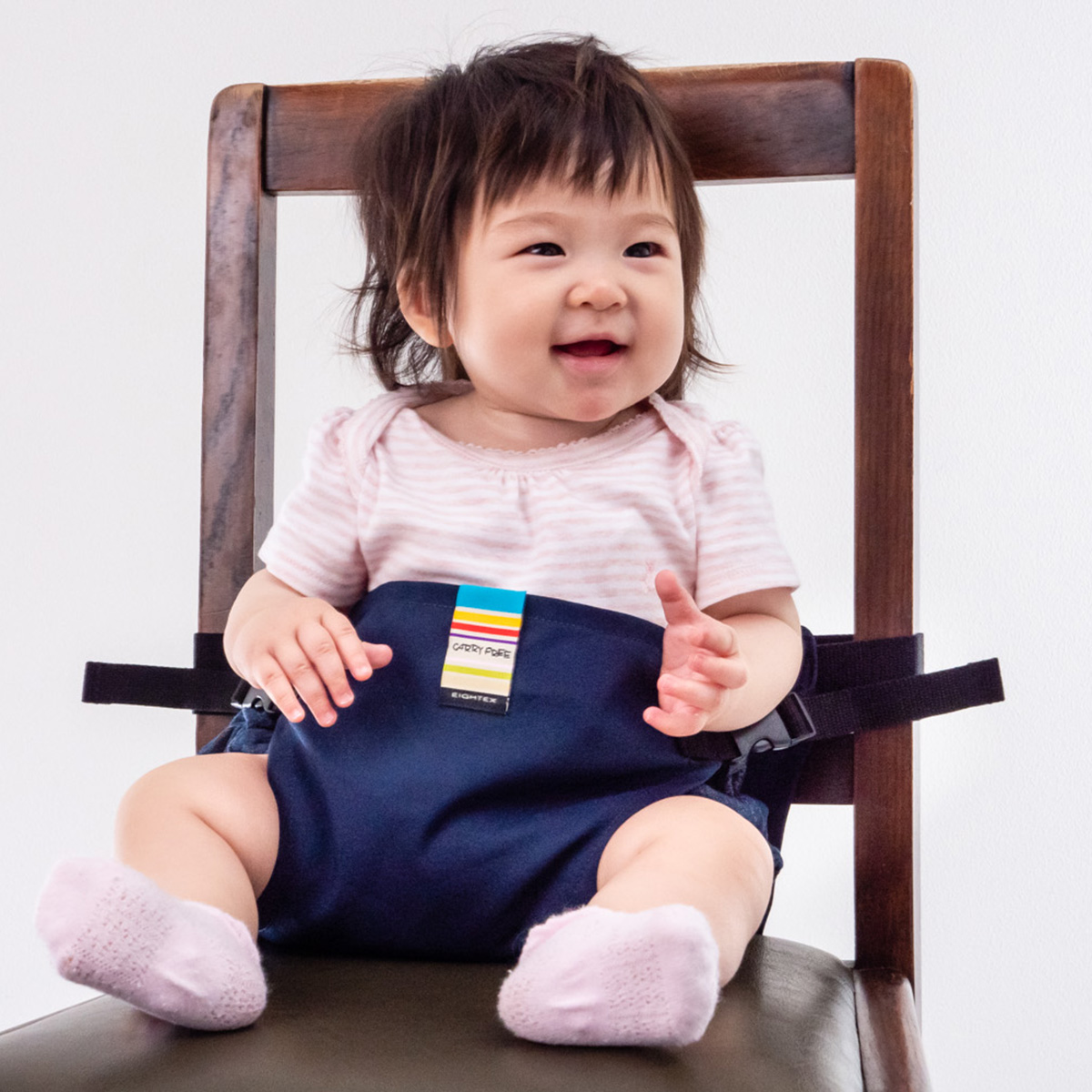 ที่นั่งเด็กผูกติดเก้าอี้ CARRY FREE จากญี่ปุ่น