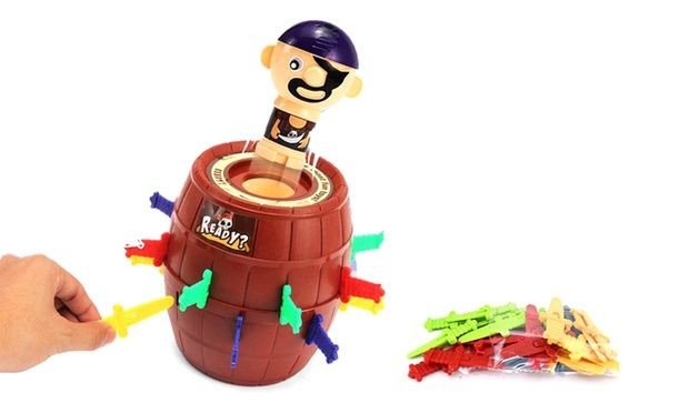 เกมส์ถังโจรสลัดเสียบมีดในตำนาน ขนาดจัมโบ้ Pirate Barrel Games