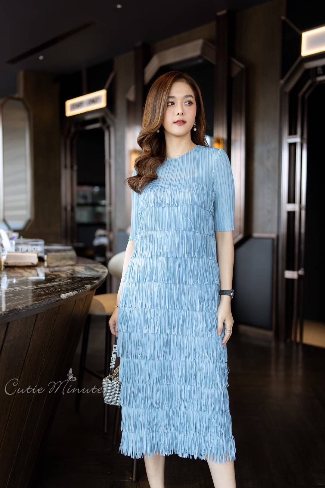 เดรสผ้าอัดพลีท Premium งานแต่งดีเทลด้วยพู่เป็นชั้นๆ ผ้ายืดหยุ่นได้ทั้งตัว ทรงชุดเข้ารูป ใส่สบาย : สินค้าคุณภาพ (พร้อมส่ง)